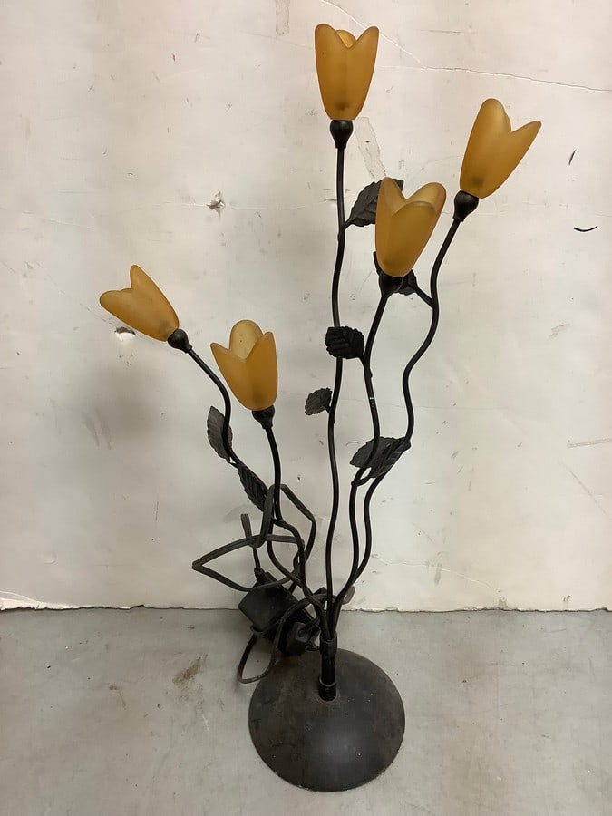 Metal Flower Light Fixture (21.5in Tall): Metal Flower Light Fixture (21.5in Tall)