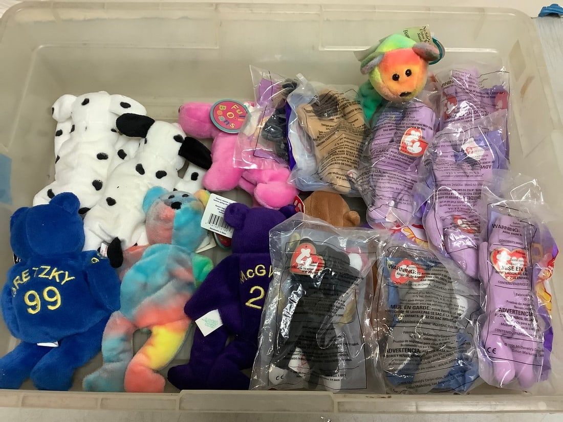 McDonald's happy meal toys and beanie babies dolls: McDonald's happy meal toys and beanie babies dolls