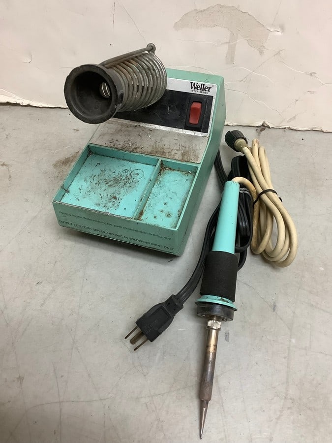 Vintage weller soldering iron station (1 of 1)