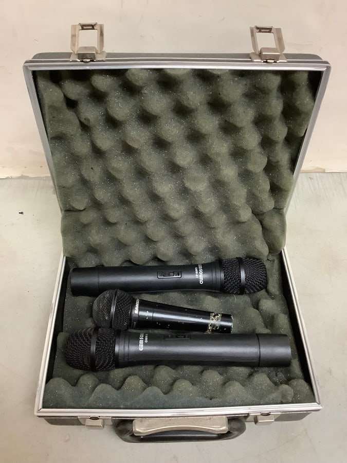 Various Microphones with Case (Gem Sounds, Samson) (1 of 1)