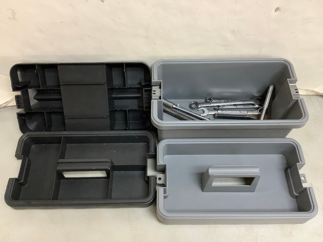 Craftsman Toolbox (13inx16inx9in) With Wrenches and more (1 of 1)