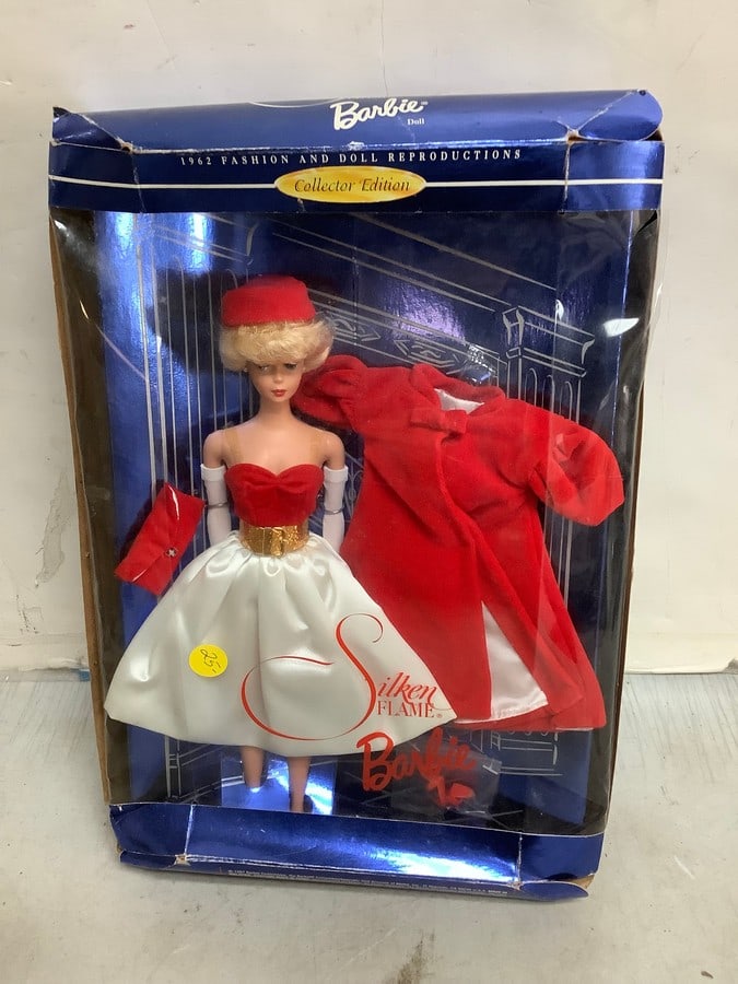 Vintage Barbie Doll - 1962 Silken Flame: Vintage Barbie Doll - 1962 Silken Flame