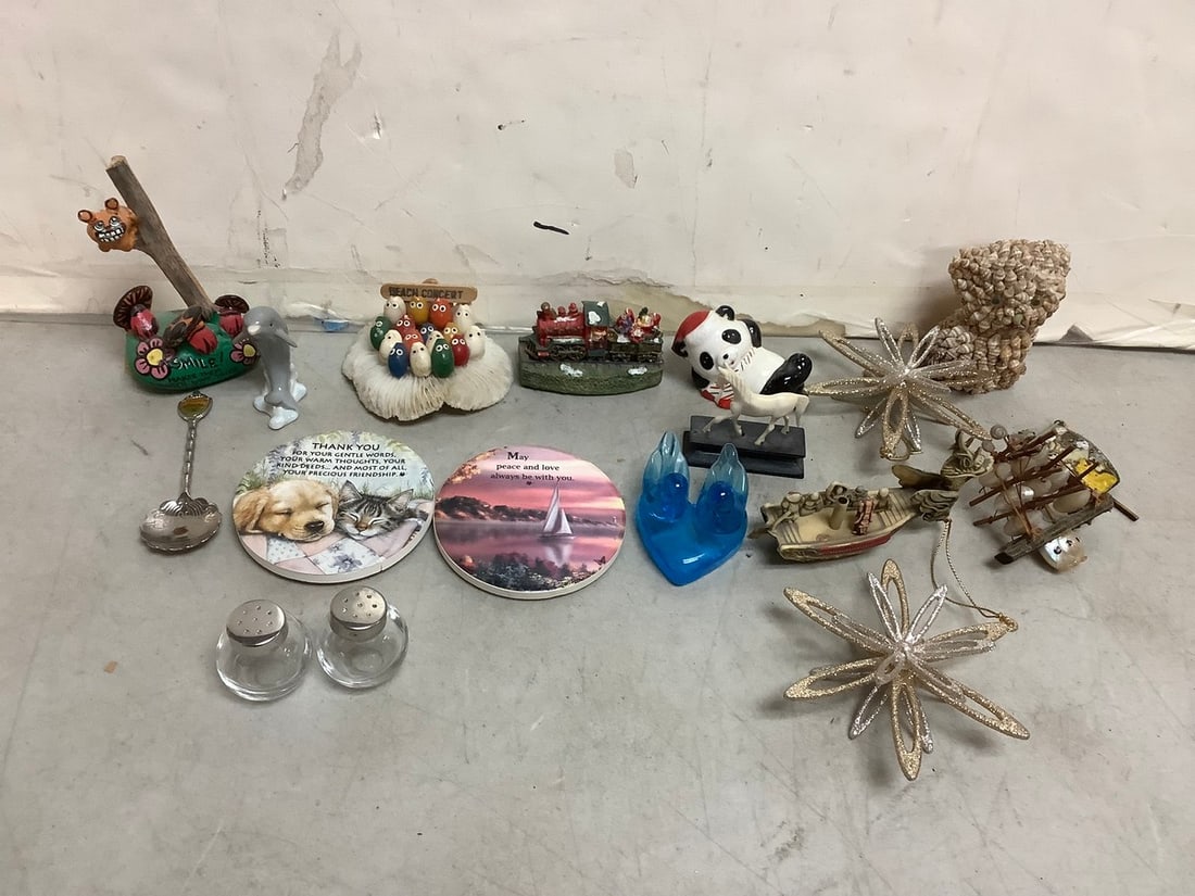 Shell Statue, Trinkets, Decorative Magnets, and more (Tallest - 5in): Shell Statue, Trinkets, Decorative Magnets, and more (Tallest - 5in)