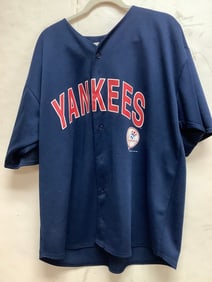 Yankees button up shirt(size:XL)