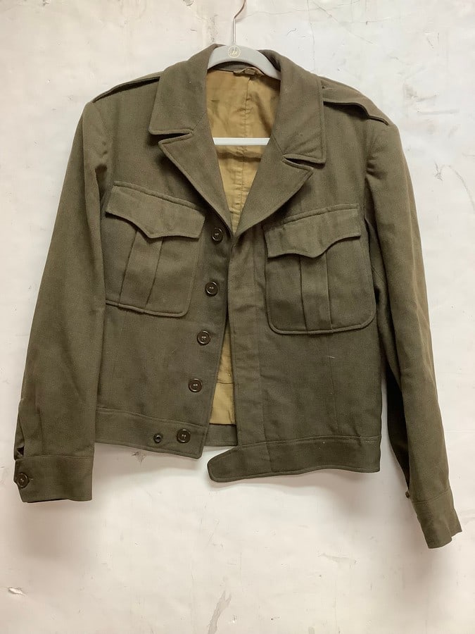 WWII Eisenhower jacket(U.S. Army-38R) (1 of 1)