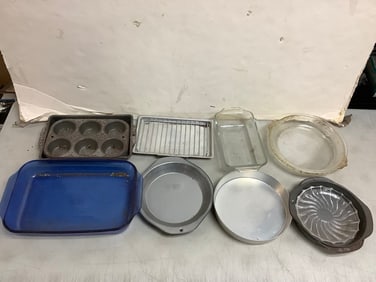 Various Baking Dishes - Pyrex, Bakers Secret, and more (Largest - 15.5inx9.5in)