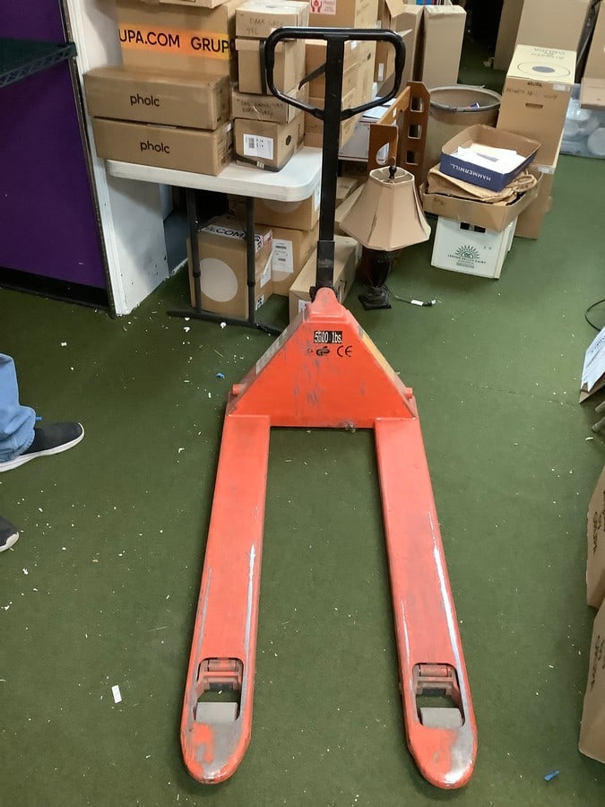 5500 LB Pallet Jack - Wisdom *Working* (1 of 1)