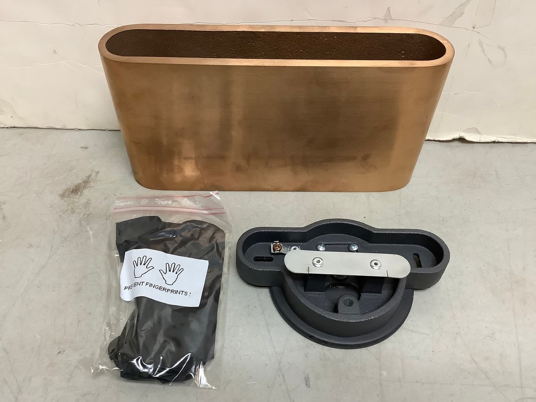 Solo Wall 26 Leather Brown light fixture designed by Jacco Maris (1 of 1)