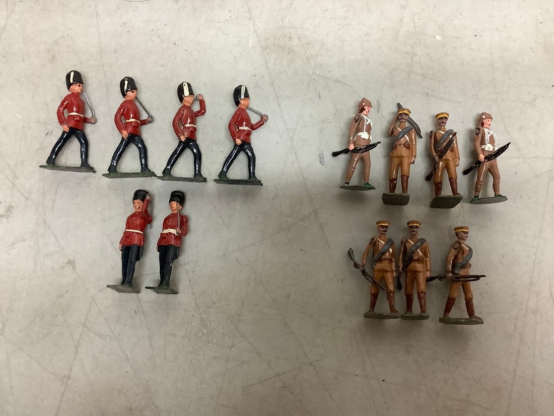 Vintage lead soldiers: Vintage lead soldiers