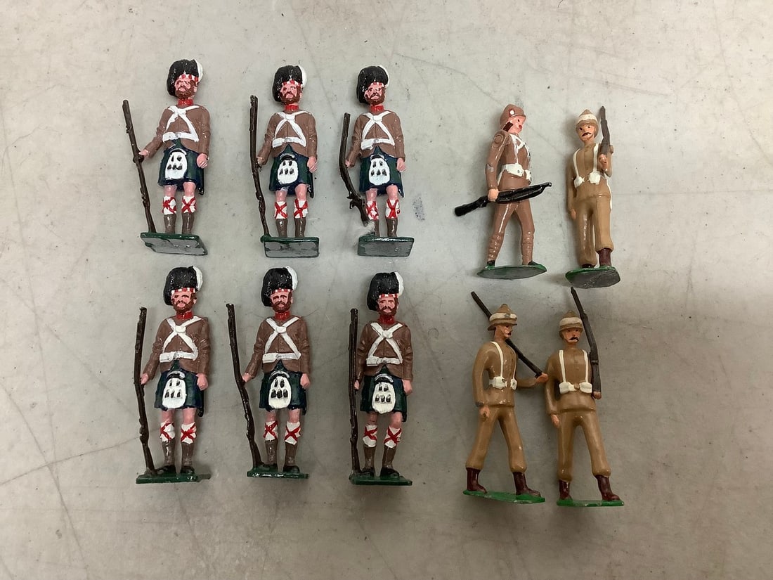 Vintage lead soldiers: Vintage lead soldiers