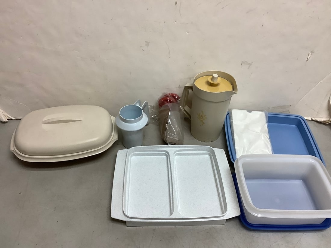 Tupperware Plastic Containers, Pitcher(9in), and more (1 of 1)