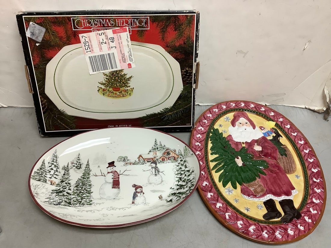 Williams Sonoma Christmas Plate, Christmas Heritage Oval Platter (16in), and Santa Platter Plate (1 of 1)