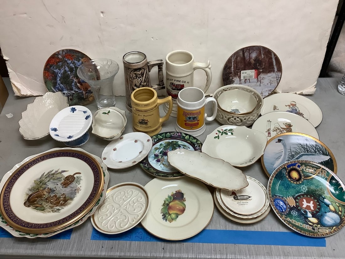 Beer mugs, decorative plates, and more(tallest 8.25in.): Beer mugs, decorative plates, and more(tallest 8.25in.)