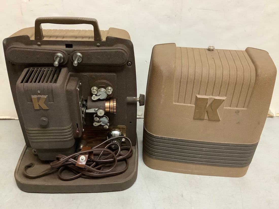 Vintage Keystone 8mm projector (1 of 1)