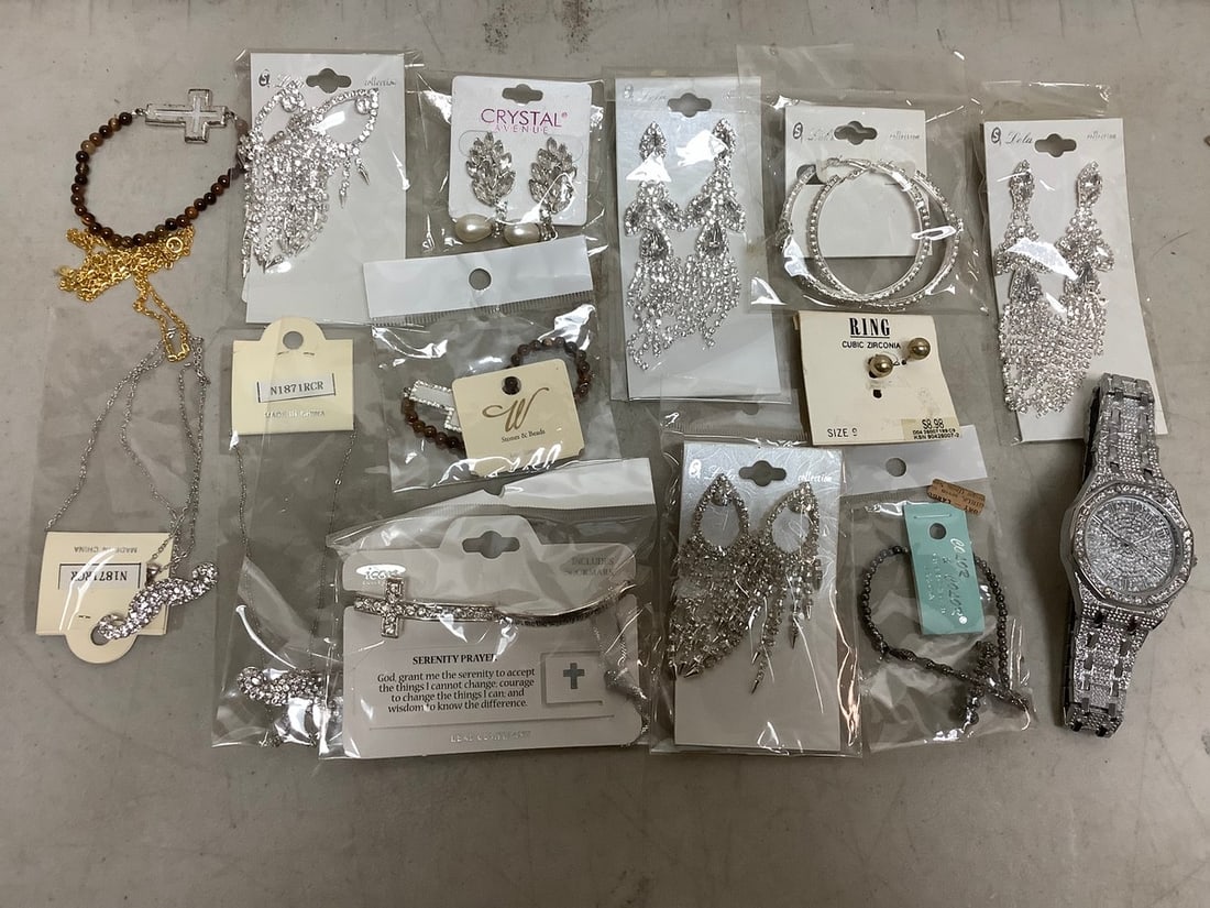 Various Jewelry *NEW in package* (Necklaces, Earrings, Bracelets): Various Jewelry *NEW in package* (Necklaces, Earrings, Bracelets)