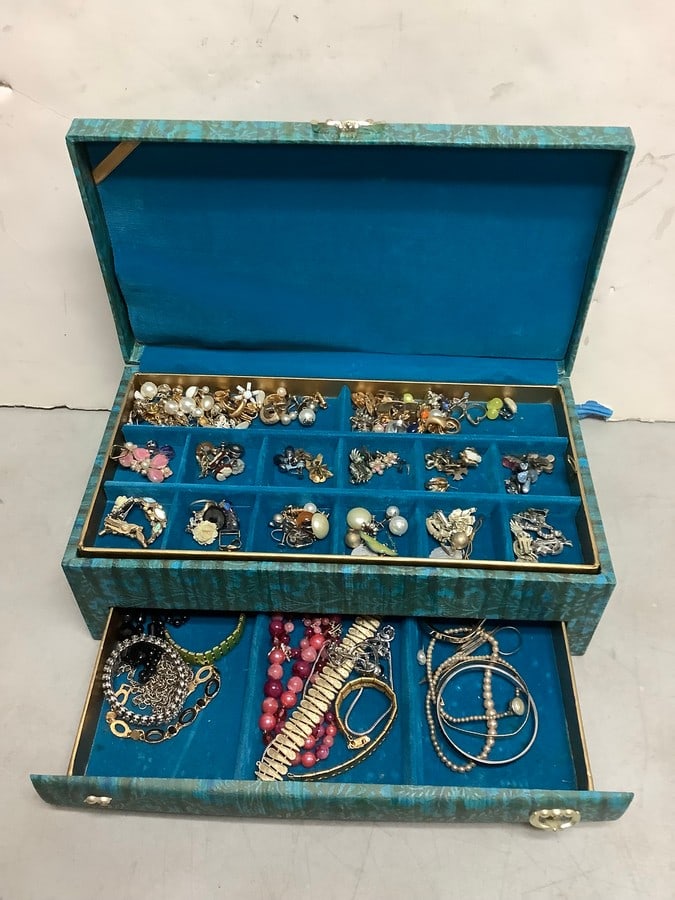 Jewelry Box (5inx14.75inx8in) with Necklaces, Bracelets and more: Jewelry Box (5inx14.75inx8in) with Necklaces, Bracelets and more