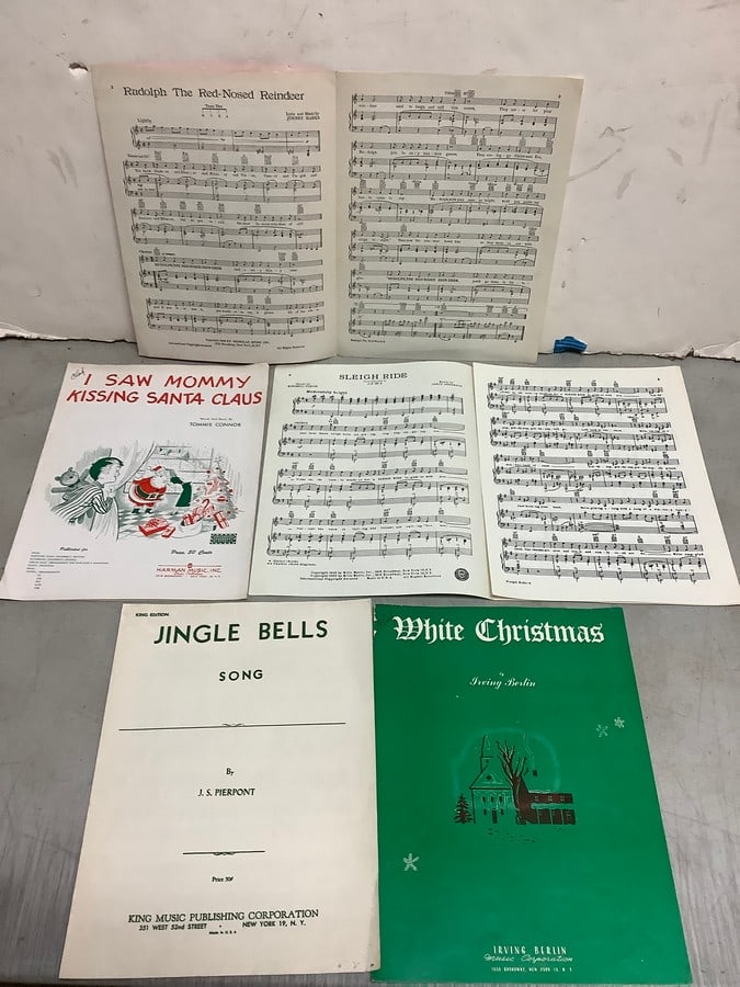 Vintage Lot of Christmas Sheet Music: Vintage Lot of Christmas Sheet Music