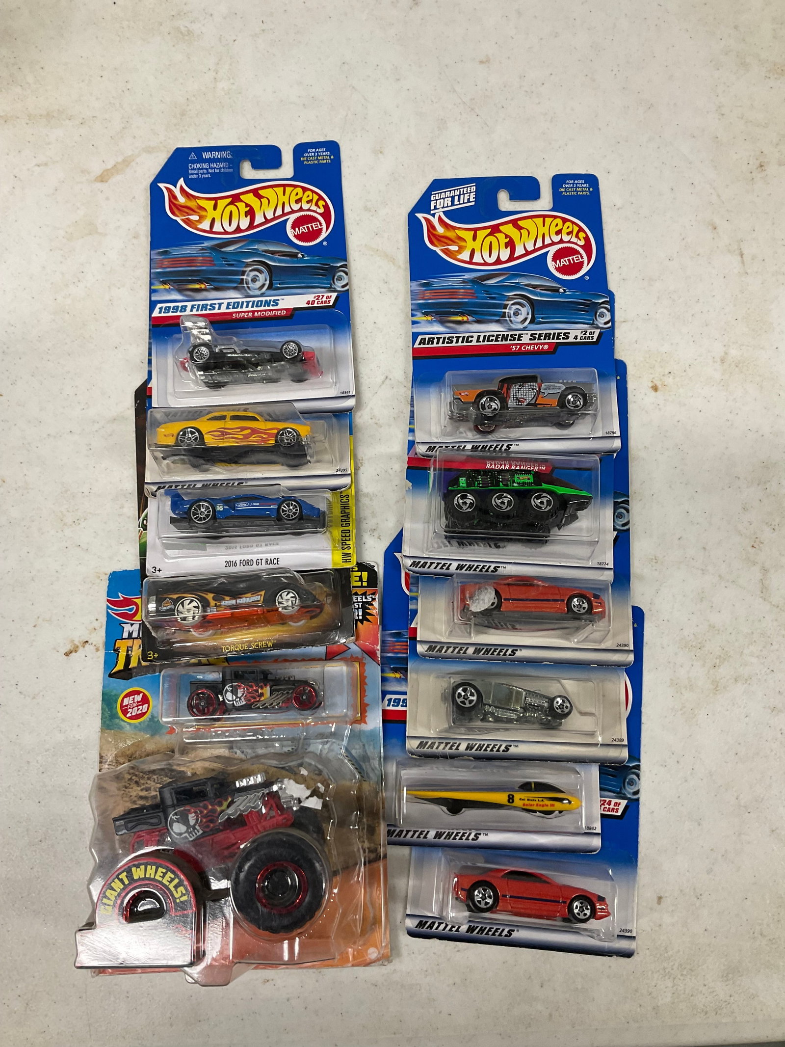 Lot of 11 Hot Wheels diecast cars: Lot of 11 Hot Wheels diecast cars