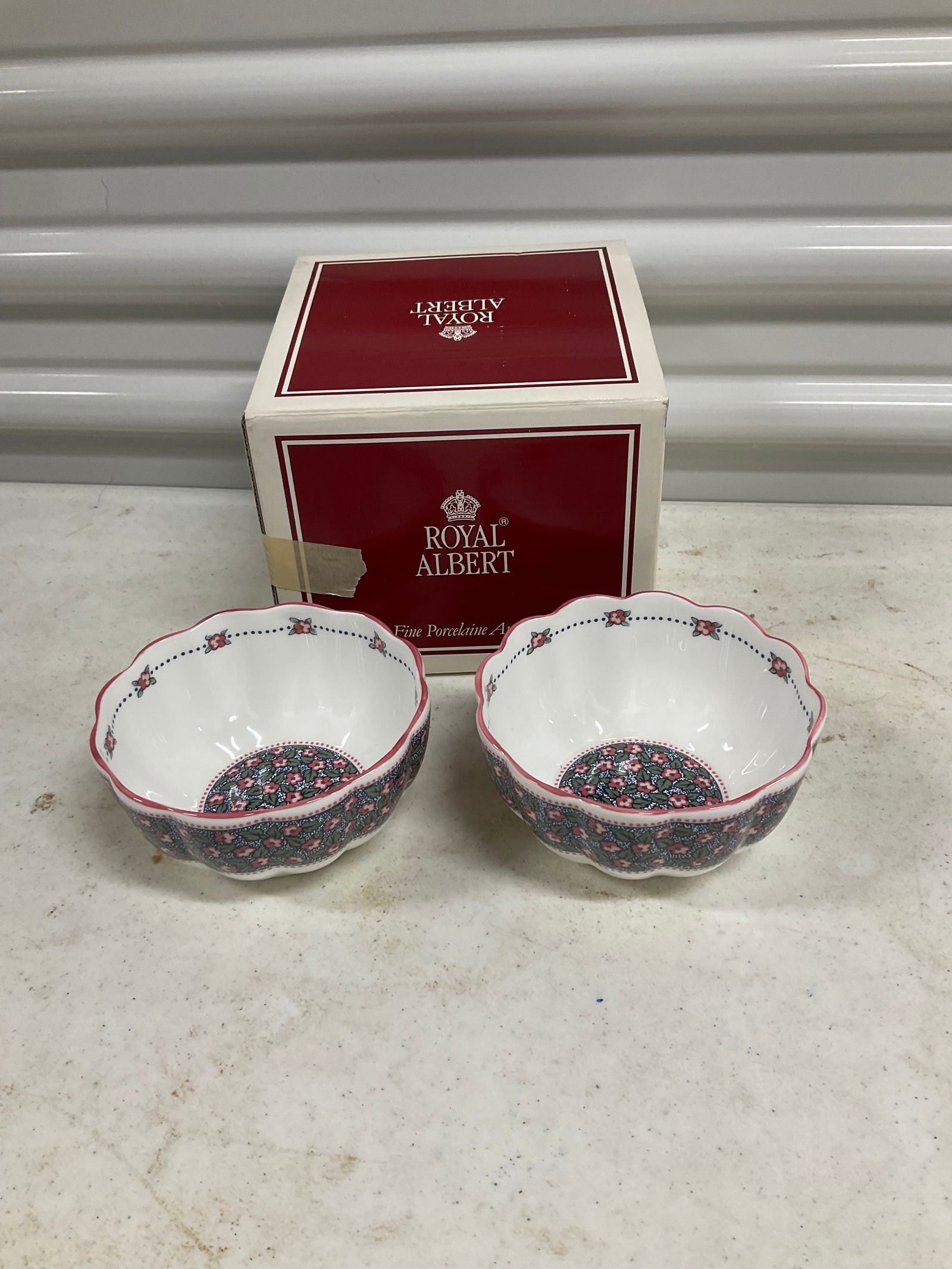 royal albert jenny wren set of 2 candy bowls each 5" long (1 of 1)