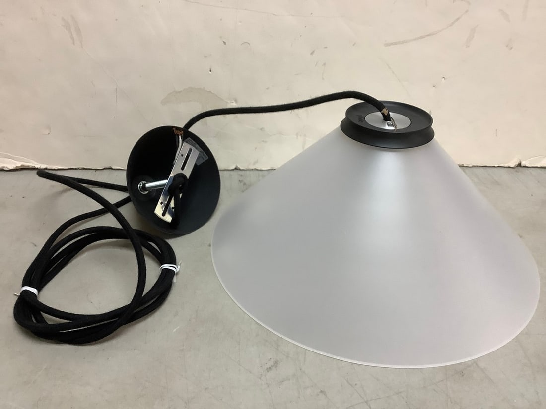 Pholc Align 40 Black Pendant Lamp(brand new): Pholc Align 40 Black Pendant Lamp(brand new)