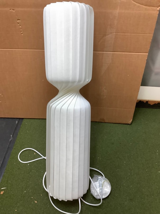 Tom Rossau white lamp(brand new): Tom Rossau white lamp(brand new)