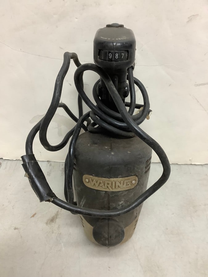 Waring Industrial Blender Piece (1 of 1)