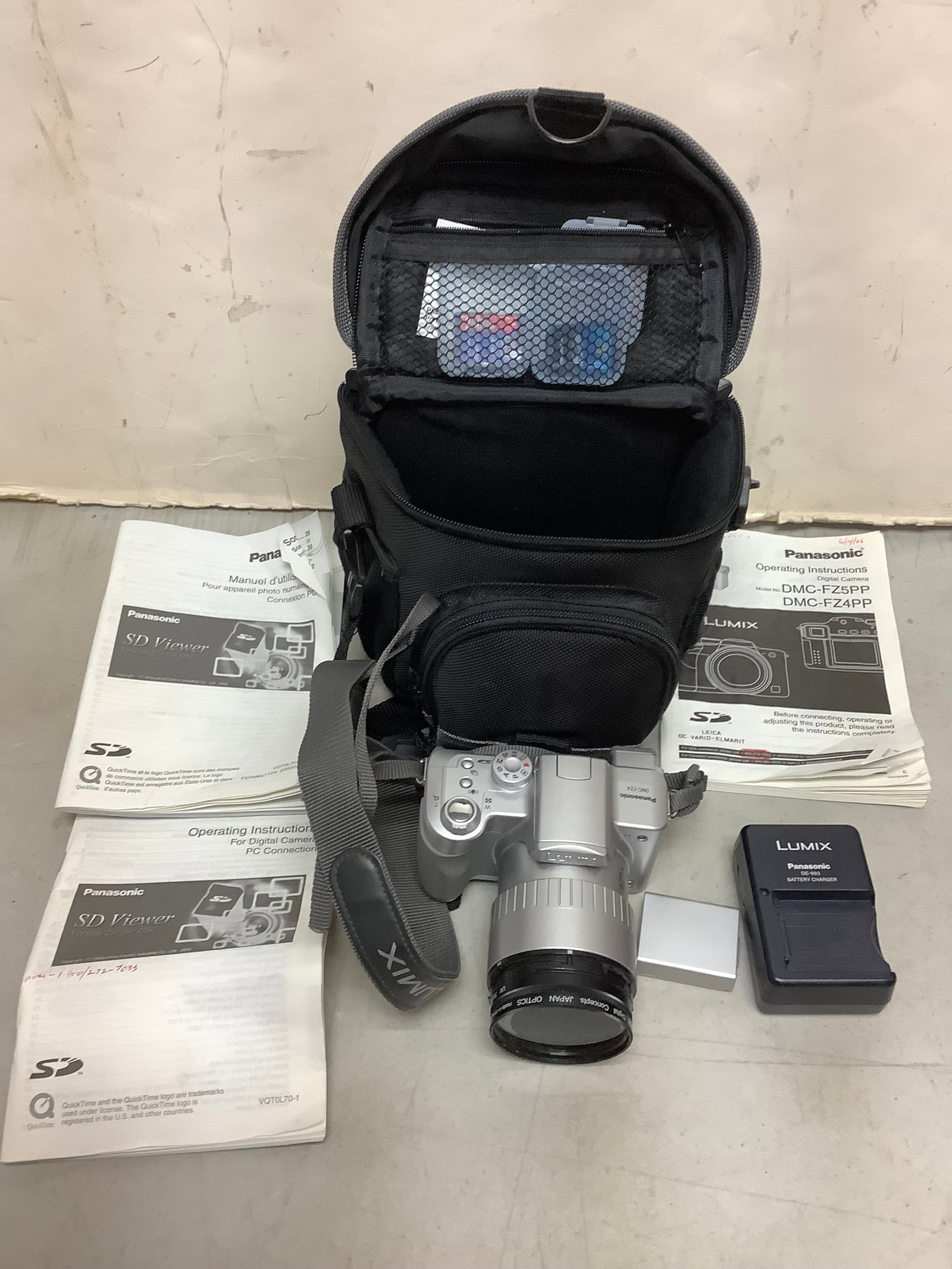 Panasonic Camera (Model: DMC-FZ4) with Case and more: Panasonic Camera (Model: DMC-FZ4) with Case and more