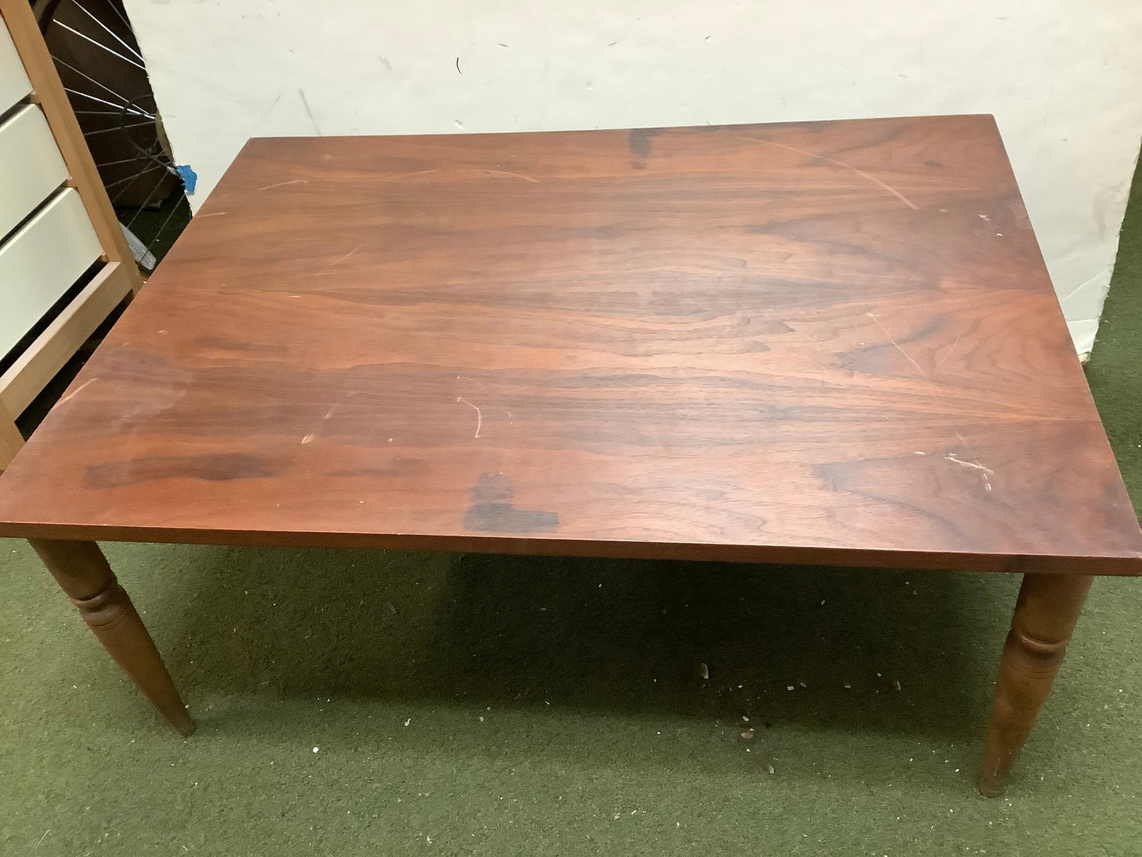 Wooden Coffee Table (33inx24inx13.75in): Wooden Coffee Table (33inx24inx13.75in)