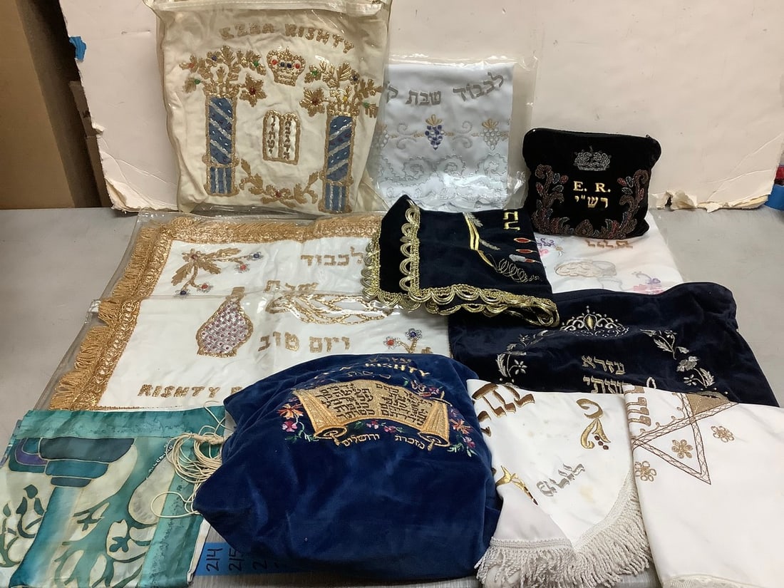 Jewish themed dining table decor: Jewish themed dining table decor