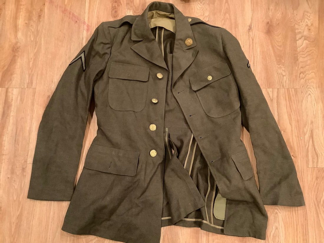 Vintage WWII military jacket(size N/A) (1 of 1)