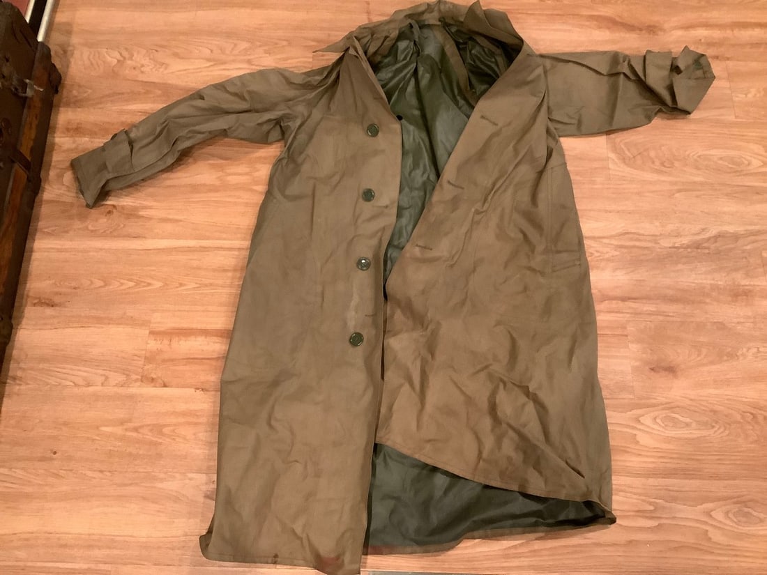 Vintage military raincoat (small): Vintage military raincoat (small)