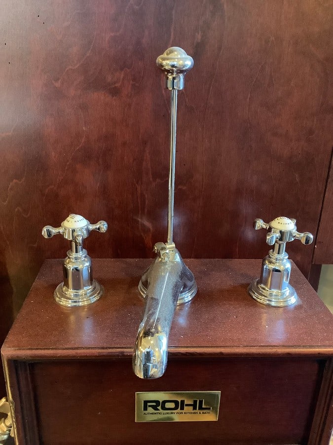 Rohl sink faucet(brand new): Rohl sink faucet(brand new)