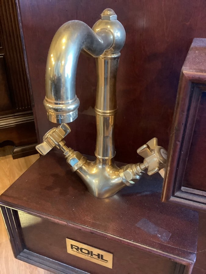 Rohl sink faucet(brand new): Rohl sink faucet(brand new)