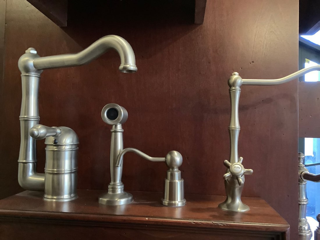 Rohl sink faucet(brand new): Rohl sink faucet(brand new)