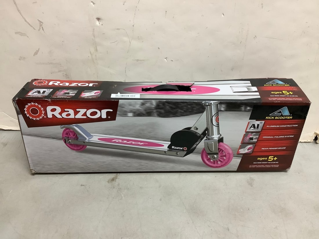 Razor kick fold up scooter (1 of 1)