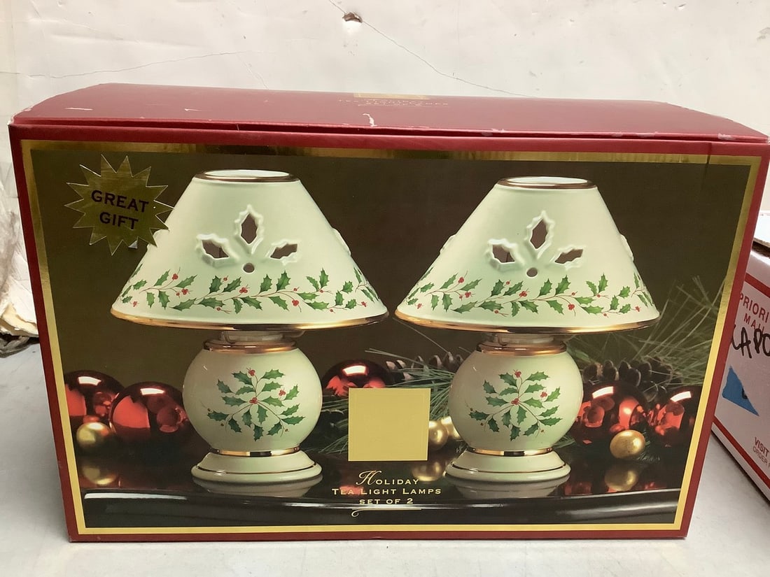 Lenox for the Holidays tea light lamps(new) (1 of 1)