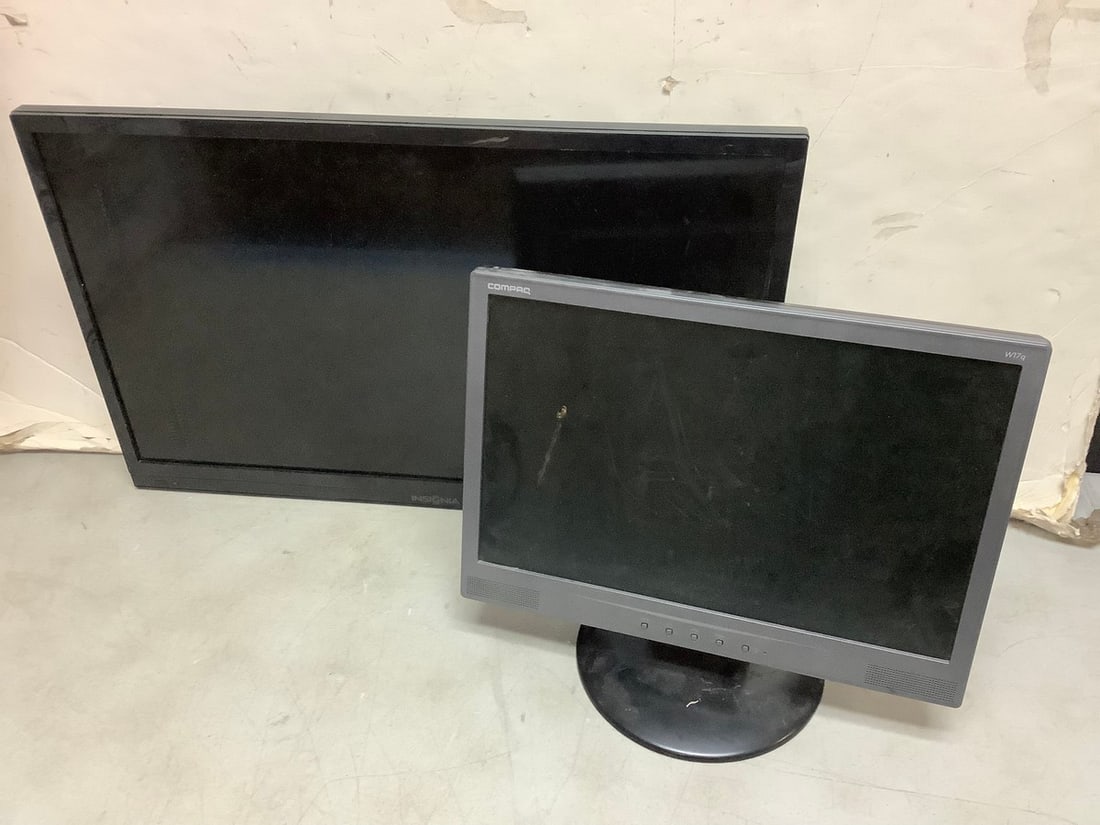 Compaq Monitor and Insignia TV (28in Screen) (1 of 1)