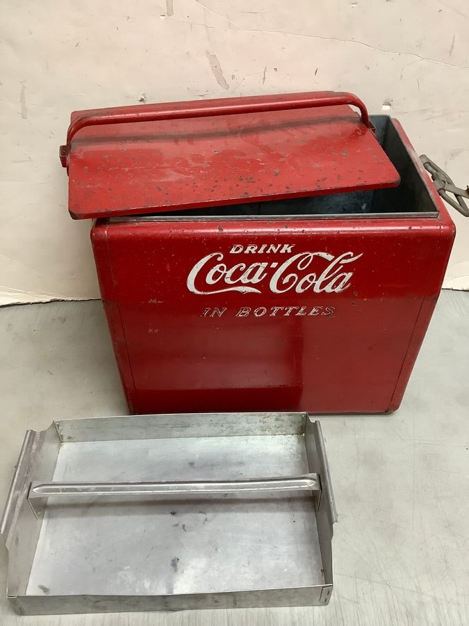 Vintage Coca-Cola cooler(18in.x12.5in.x17.5in.): Vintage Coca-Cola cooler(18in.x12.5in.x17.5in.)