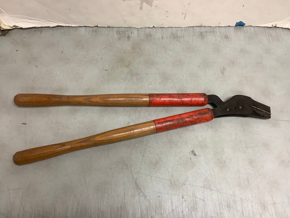 Cable cutters(29in.long) (1 of 1)