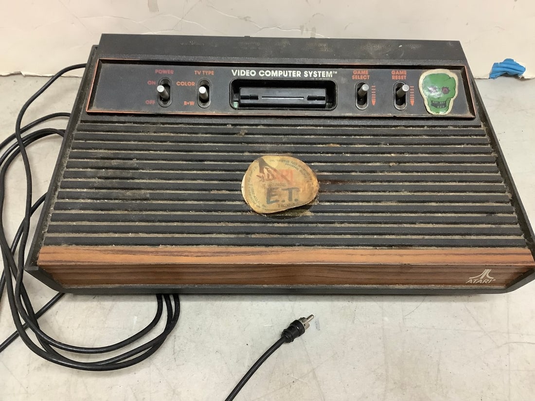 Vintage Atari Video Computer System (1 of 1)