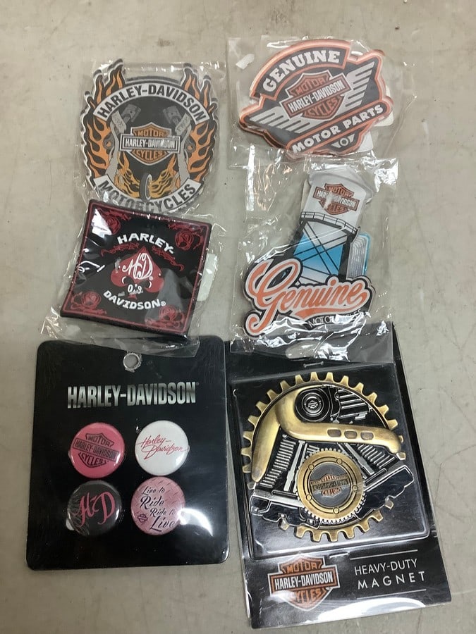 Harley Davidson Magnet & Pin Lot NEW (1 of 1)