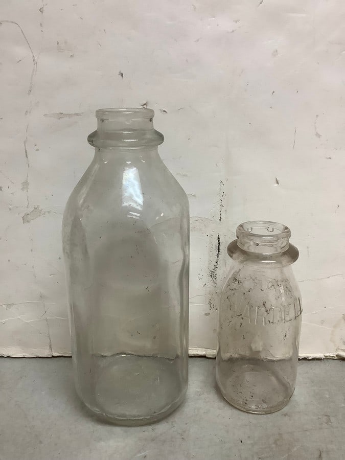 Vintage glass dairy bottles(9in.tallest): Vintage glass dairy bottles(9in.tallest)