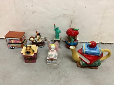 Ceramic open up trinket boxes and ceraic teapot(4.5in.tallest)