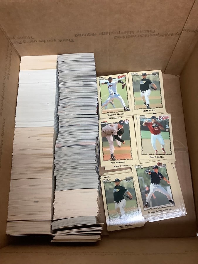 Various baseball cards (1 of 1)