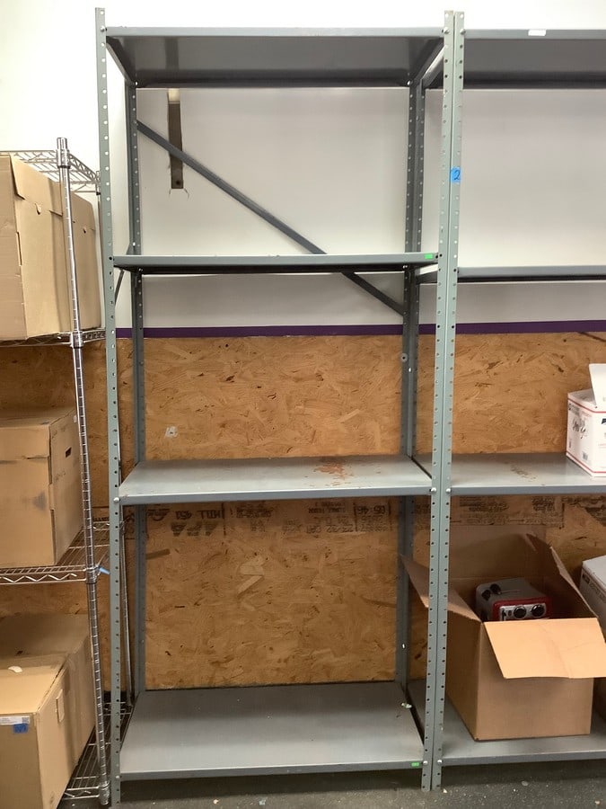 Metal shelving unit(7ft.x3ft.x18in.): Metal shelving unit(7ft.x3ft.x18in.)