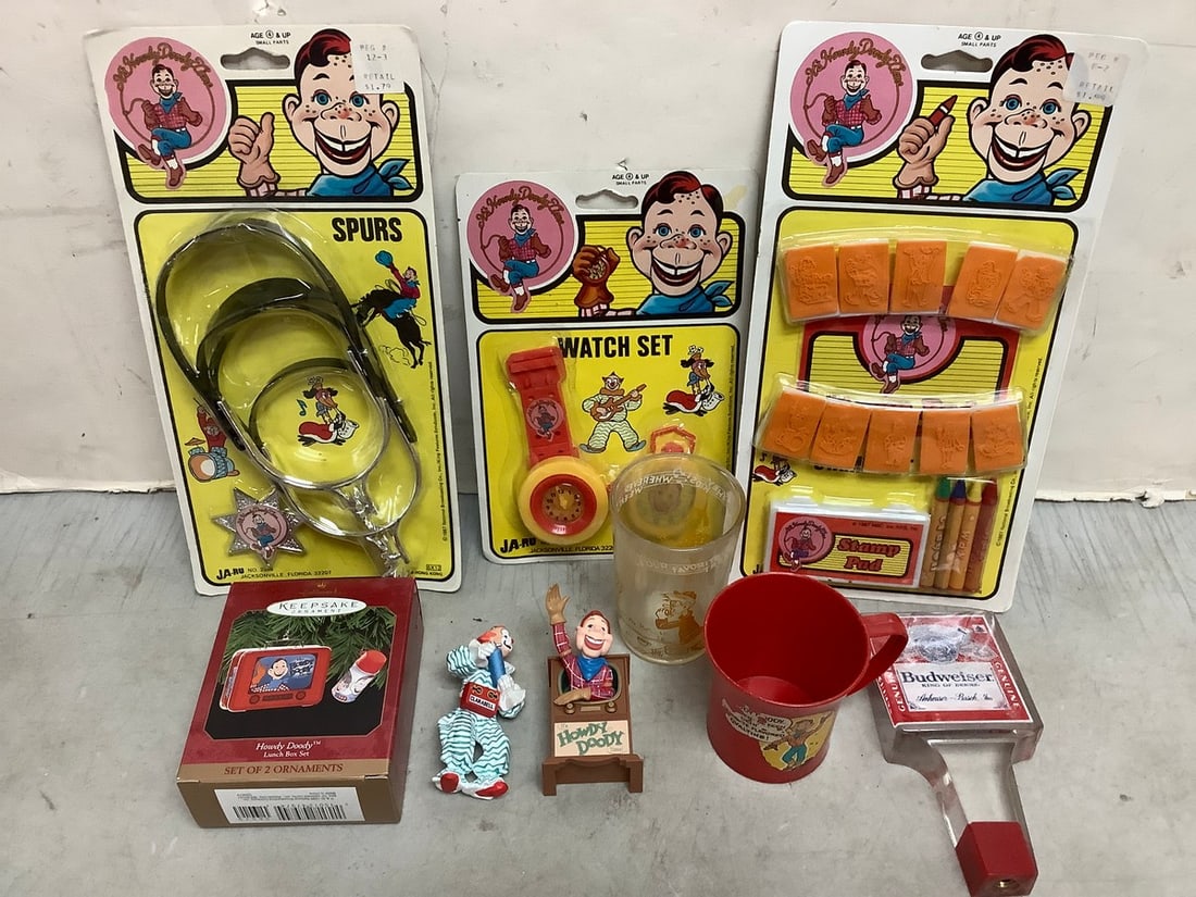 Howdy Doody watch set, ornaments, Budweiser beer tap, and more (1 of 1)
