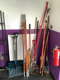 Various tools(snow shovels, rakes, and more)
