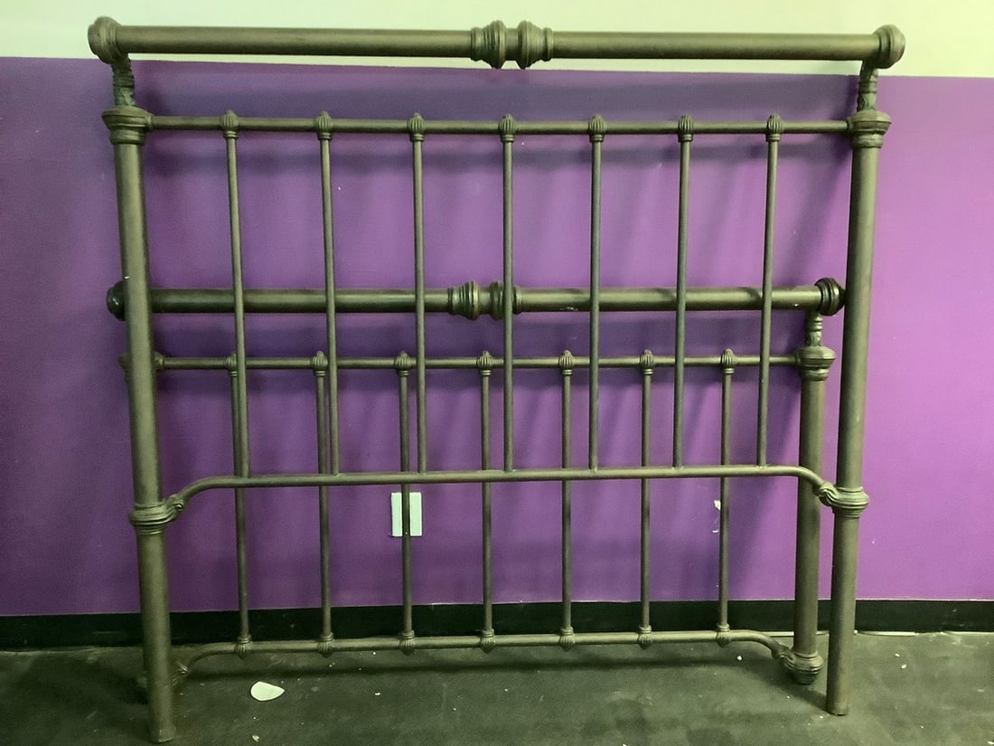 Queen size headboard and footboard (1 of 1)