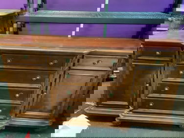 Wooden dresser(58in.x18in.x35in.)