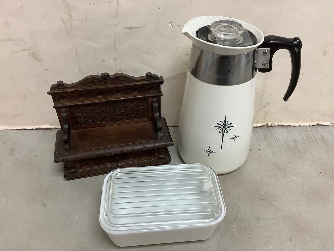 Pyrex Container with lid, Corningware Coffee Maker and more (Tallest - 10in) (1 of 1)